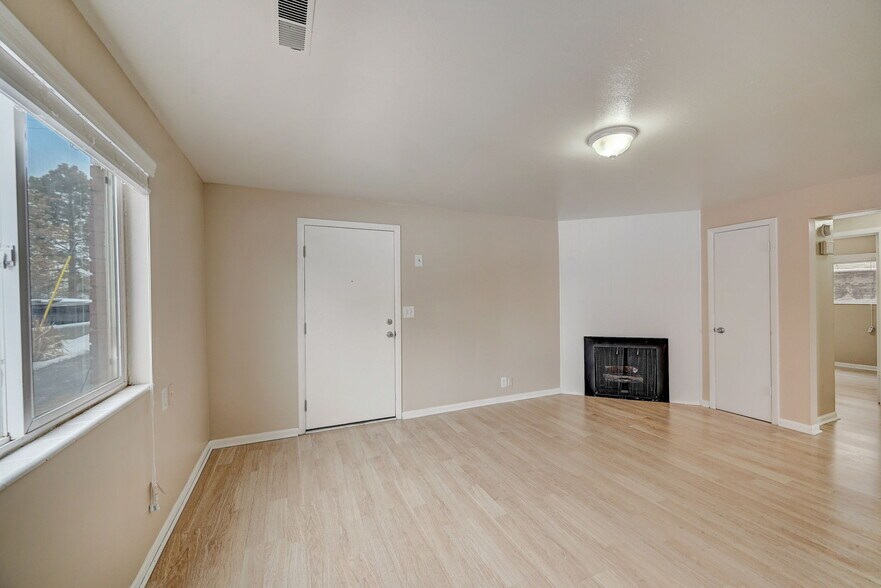 Livingroom4 - 158 W 300 N