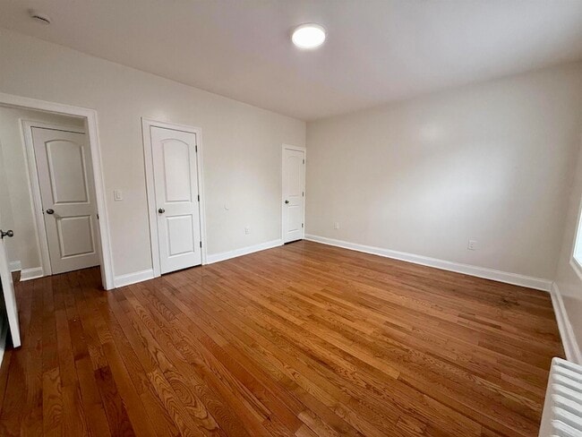 Building Photo - 546 Bergen Ave