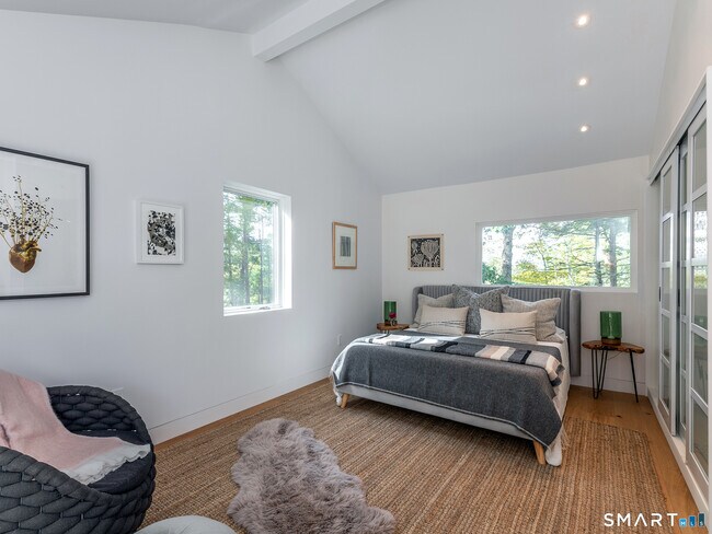 Building Photo - 110 Sharon Rd