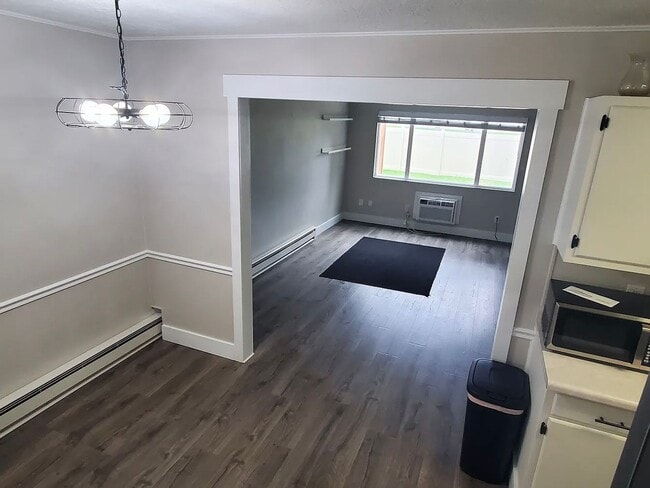 Building Photo - 2 Bedroom Townhome in Taylorsville