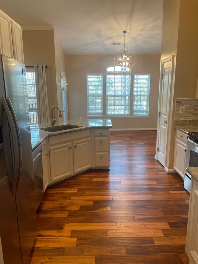 Building Photo - Updated 2  Bedroom, 2 Bath Condo  - Westwood Village at Charter Colony