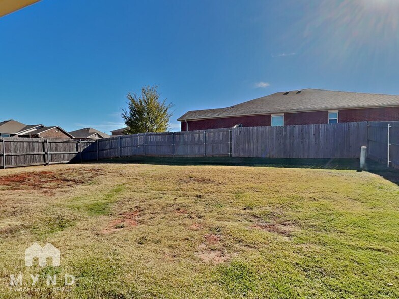 Building Photo - 3412 SE 95th St