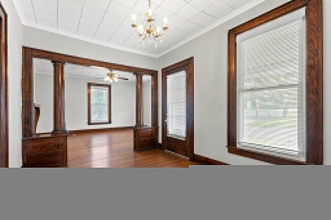 Building Photo - 602 E Jackson St
