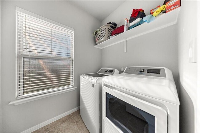 Building Photo - 6110 Principale Dr