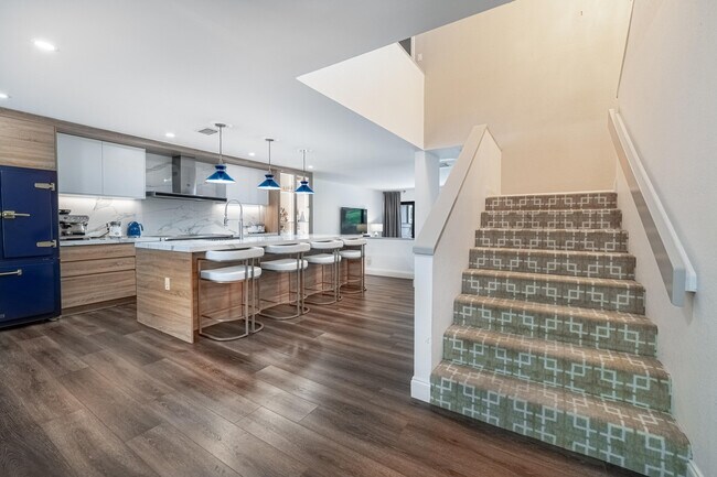 Building Photo - 2451 Presidential Way
