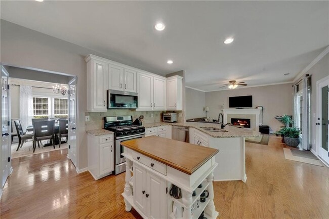 Building Photo - 10545 Windsor Park Dr