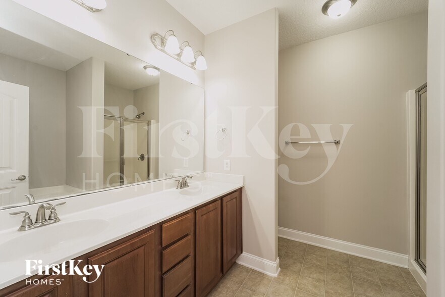 Building Photo - 6124 Silver Chime Way