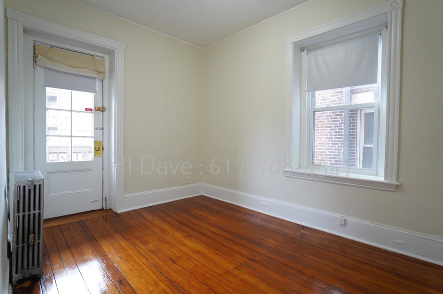 Building Photo - 1589 Beacon St