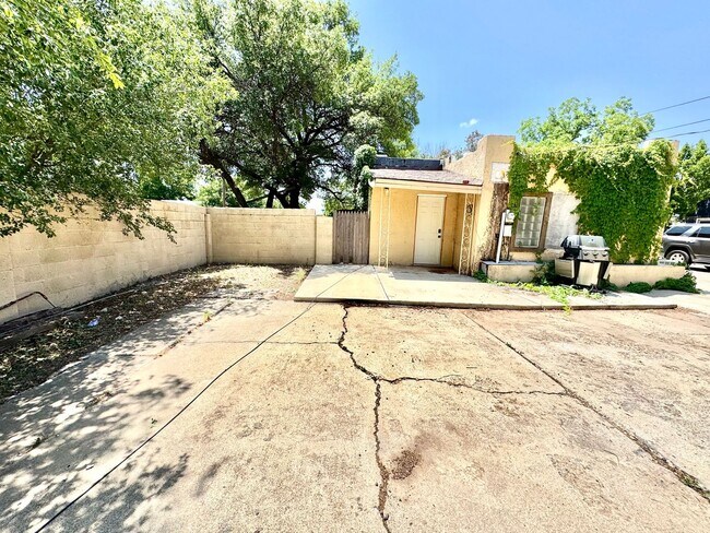 Building Photo - 2702 23rd St