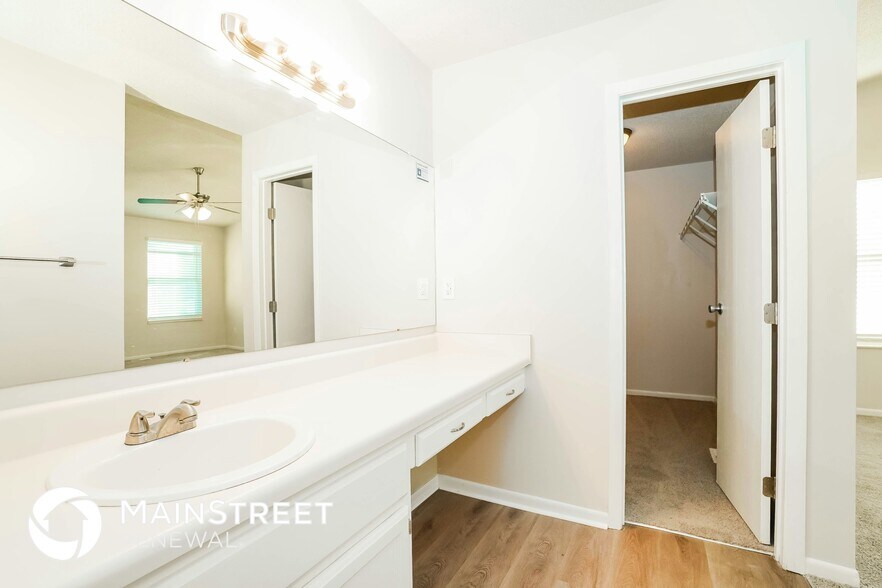 Building Photo - 5232 Redlands Dr