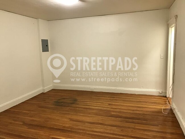 Building Photo - 1 bedroom in Boston MA 02215