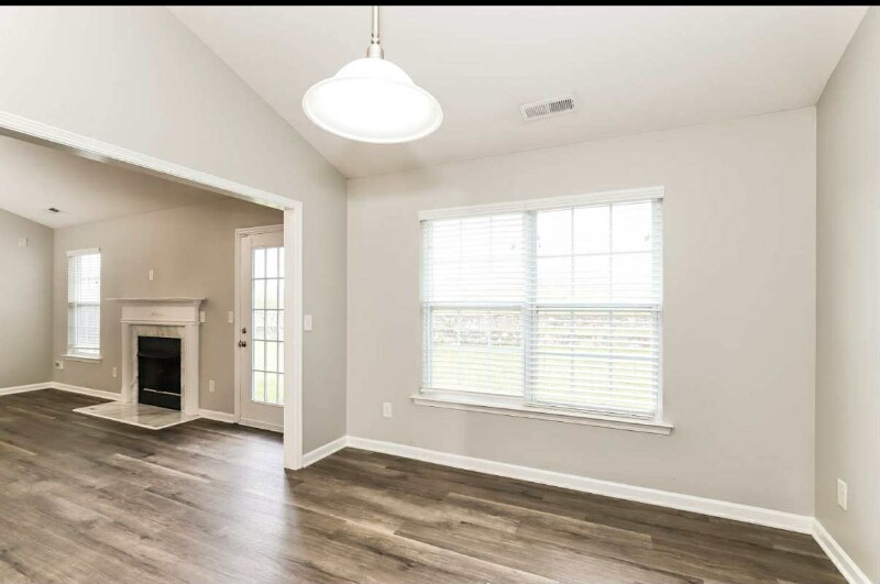 Building Photo - 2415 Pepperstone Dr