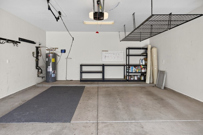 Building Photo - 6028 S Meadow Breeze Dr