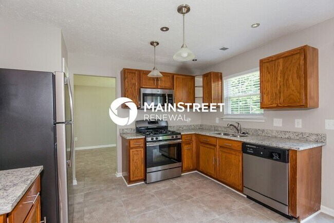 Building Photo - 4 Bedroom Pet-Friendly Home in Charlotte, NC with Main Street Renewal