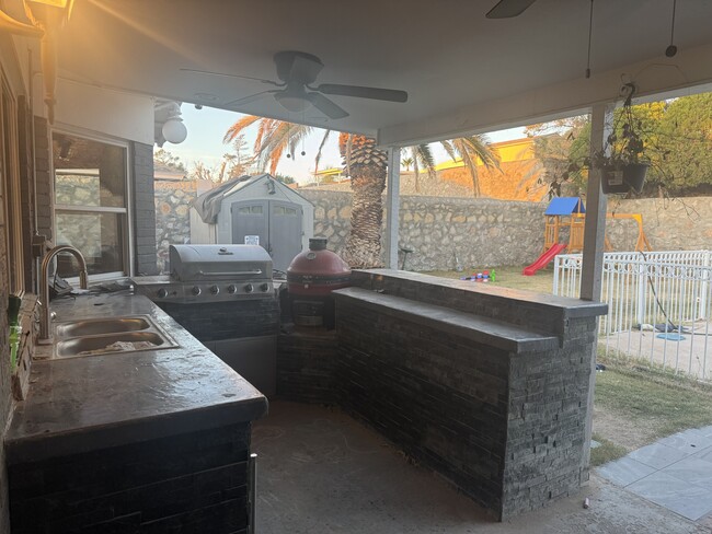 Building Photo - 6437 Dawn Dr