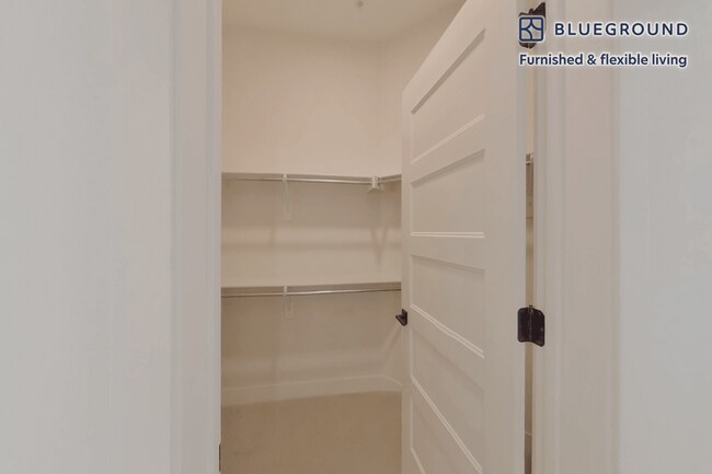 Building Photo - 1580 E 39th Ave