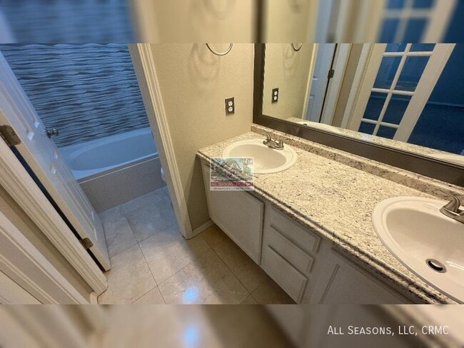 Building Photo - 8063 Cooper River Dr