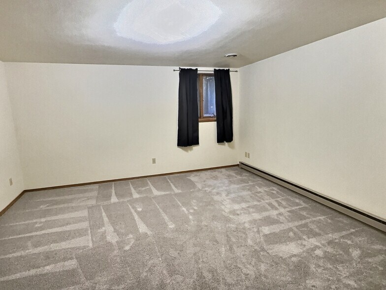 Building Photo - W3181 Westowne Ct