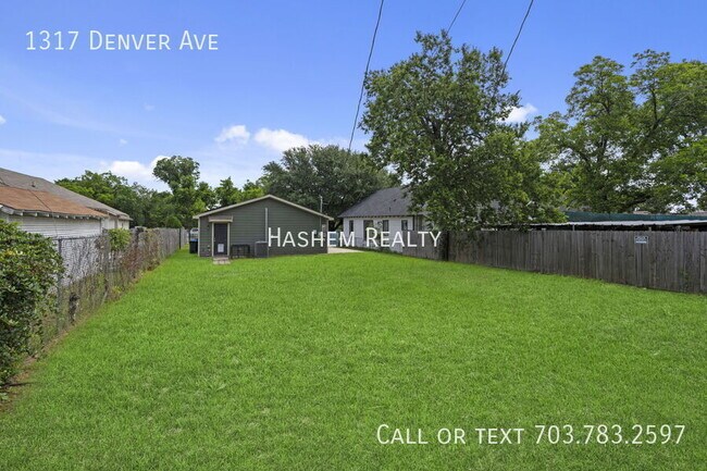 Building Photo - 1317 Denver Ave