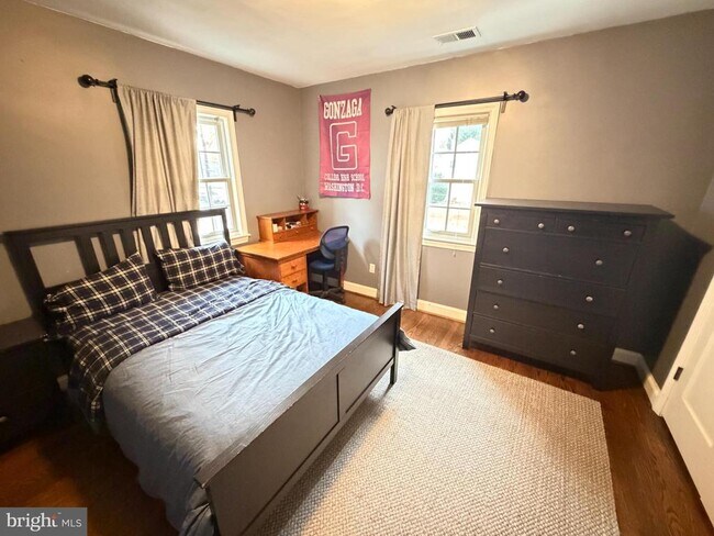 Building Photo - 4318 Lynbrook Dr