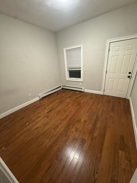 Building Photo - 12 Chelsea St