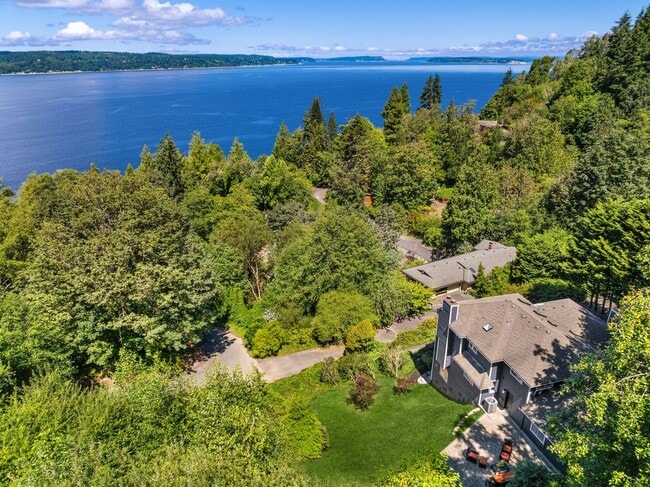 Building Photo - Beautiful Home in Mukilteo with Panoramic ...