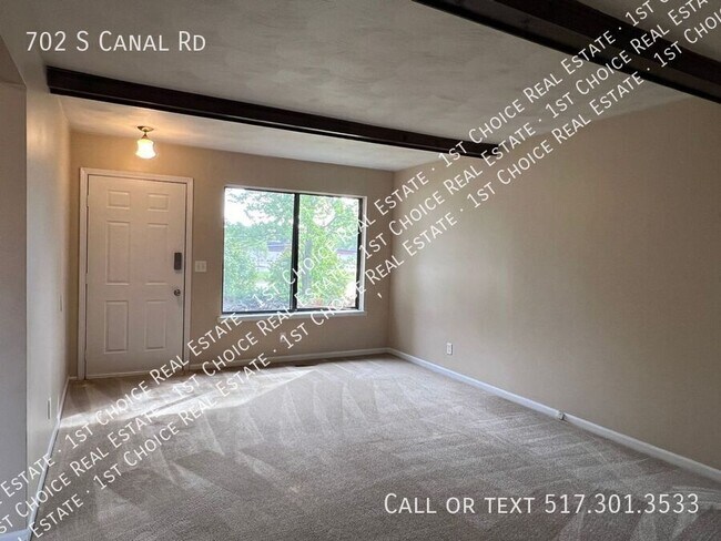 Building Photo - 702 S Canal Rd