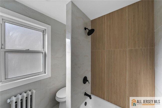 Building Photo - 1608 Brunswick Ave