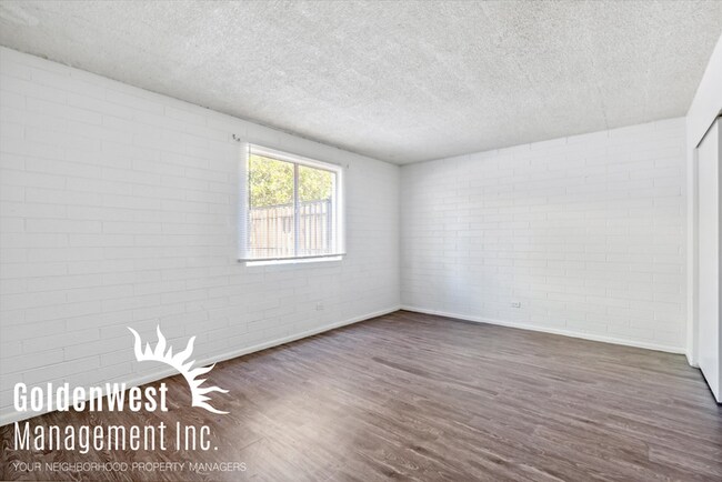 Building Photo - 1Bdm 1Ba Apartment in the Gated Deville Ap...