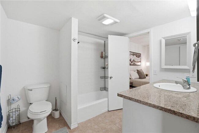 Building Photo - 10 Dogwood Dr