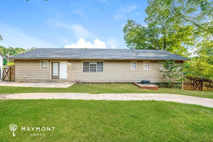 Building Photo - 1328 Oak Terrace