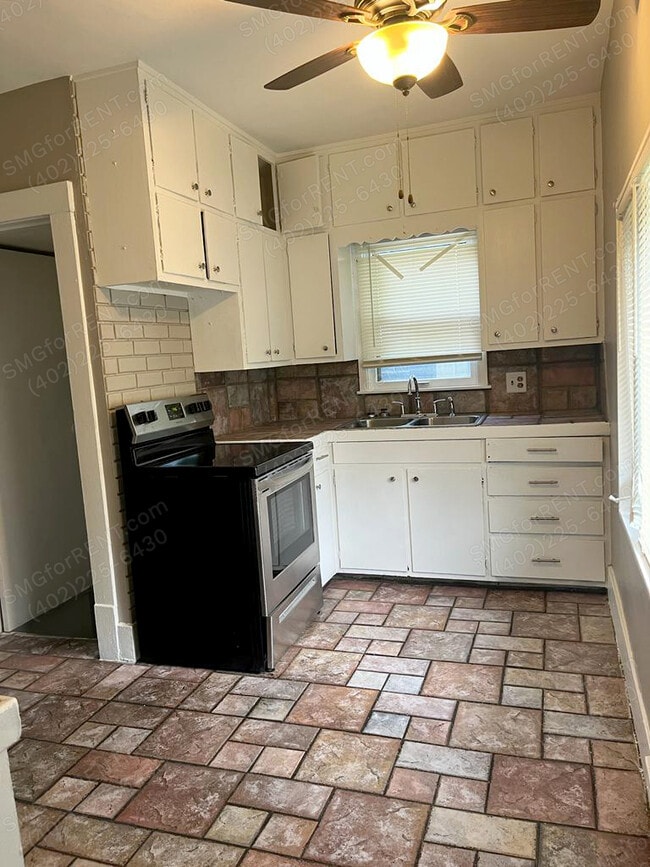 Building Photo - 2200 7th Ave