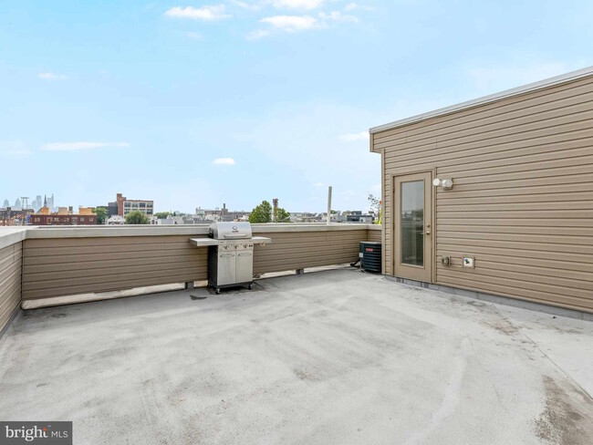 Building Photo - 2139 E Lehigh Ave