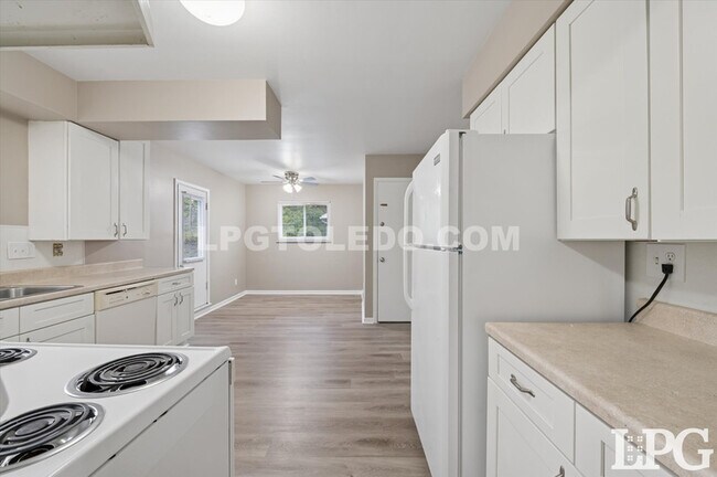 Building Photo - 4424 Westway St