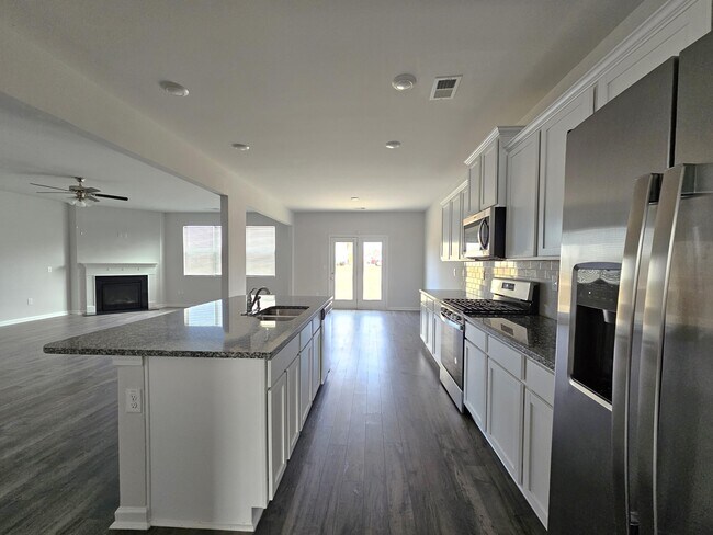Building Photo - 1319 Birch Cir