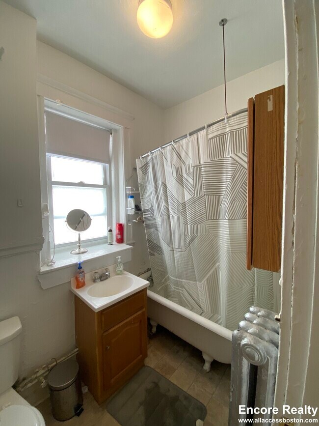 Building Photo - 7 Mt Hood Rd