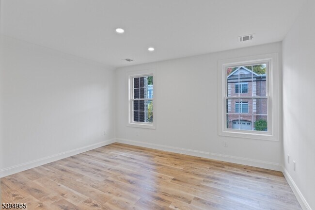 Building Photo - 42 Church St