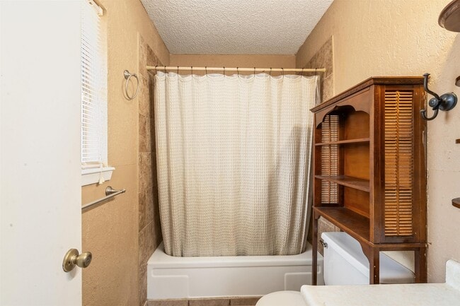 Building Photo - 334 Inspiration Way