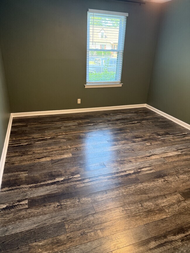 Building Photo - 1413 Quail Run