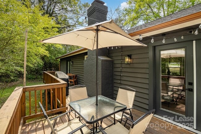 Building Photo - 6618 Lakeside Dr