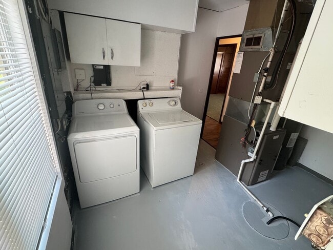 Building Photo - Single-family home available now near UNI