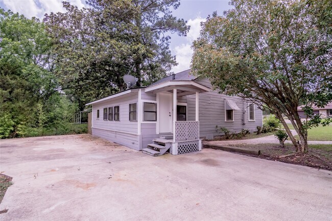 Building Photo - 3141 Old Houston Rd