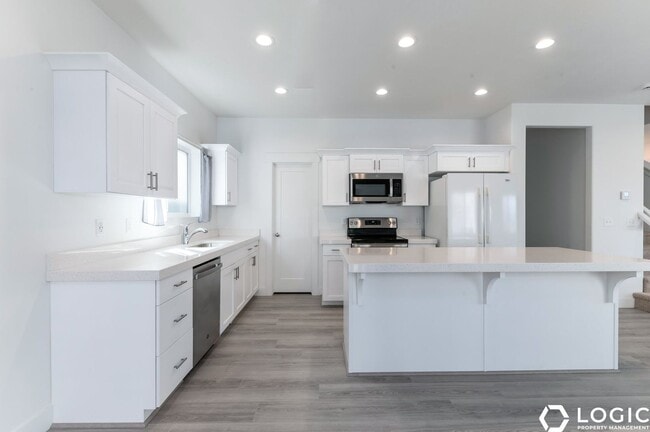 Building Photo - 5075 Rustic Patch Rd
