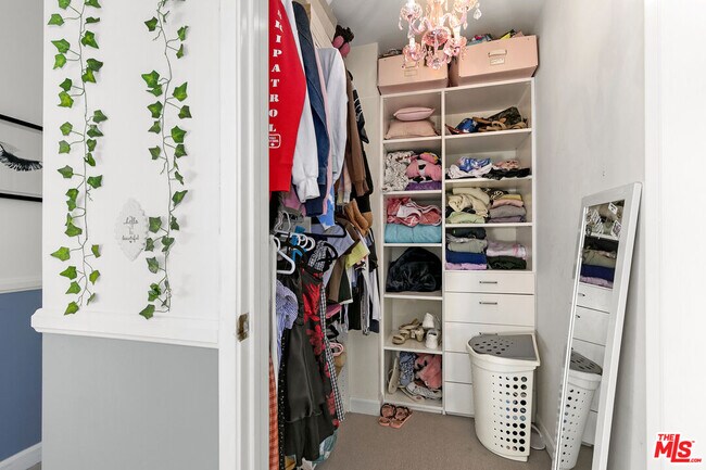 Building Photo - 5176 Don Pio Dr