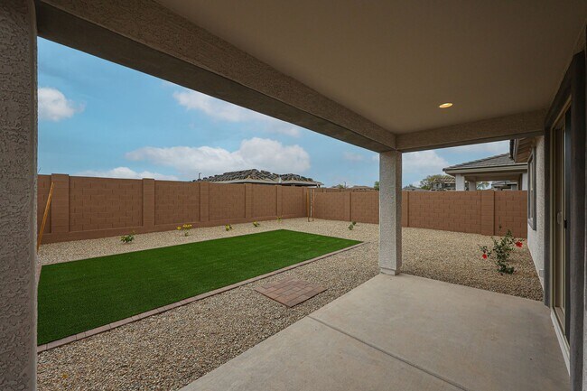 Building Photo - 4 Bedroom in Asante Community