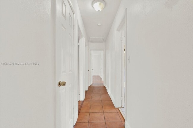 Building Photo - 15831 Palmetto Club Dr