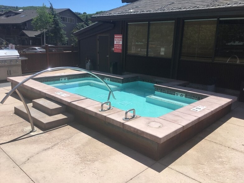 Building Photo - 2305 Sidewinder Dr
