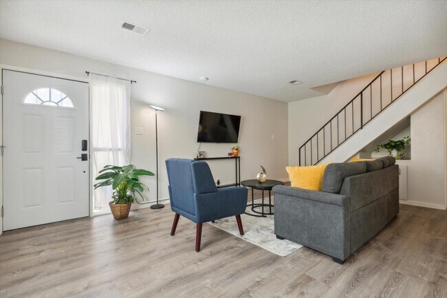 Building Photo - 1250 S Monaco St Pkwy