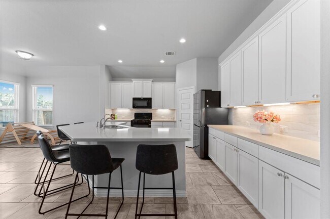 Building Photo - 40560 Goldeneye Pl