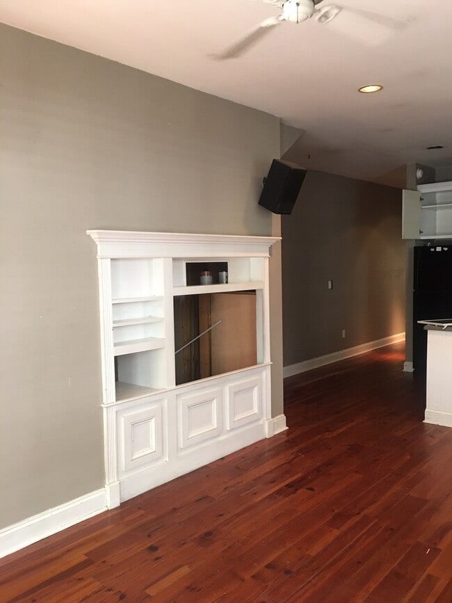 Building Photo - 17 Felix St